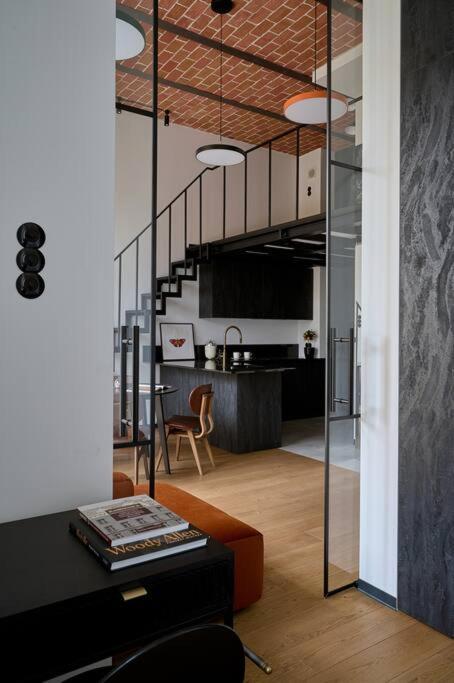 Appartamento Loft Industrialny Przy Bulwarze Staromiejskim Breslavia Esterno foto
