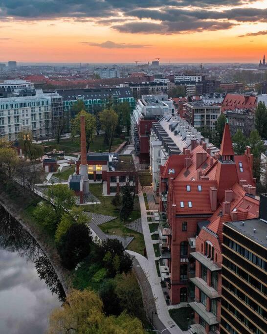 Appartamento Loft Industrialny Przy Bulwarze Staromiejskim Breslavia Esterno foto